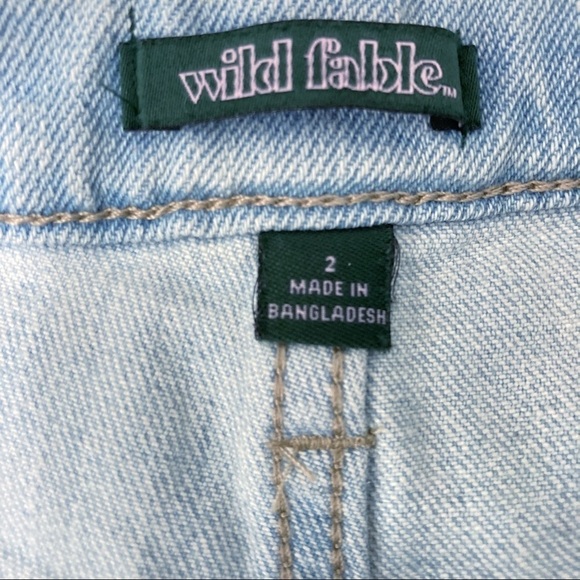 Wild Fable High Rise Distressed Mom Ankle Jeans Size 2 Light Wash - Picture 10 of 13